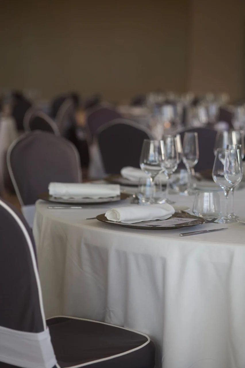 Sophisticated conference setting